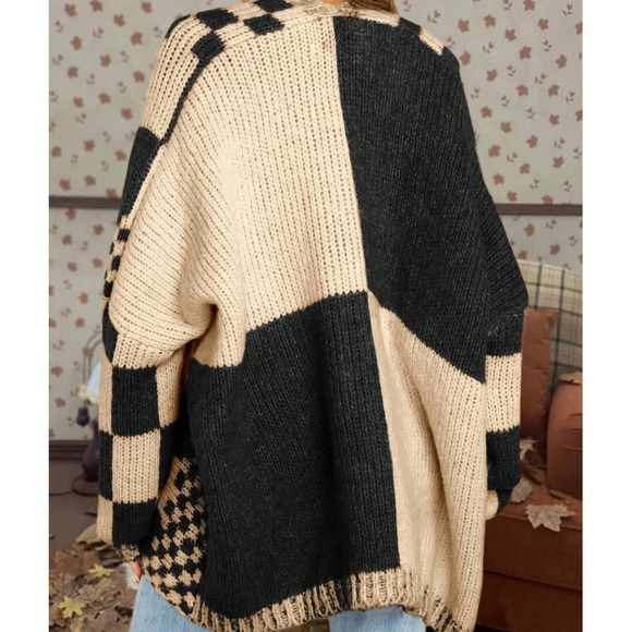 Cozy Buffalo Plaid Print Open Front Loose Fit Cardigan Sweater - Picture 6 of 9